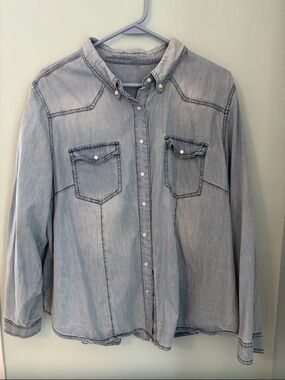 Light Wash Denim Button-Up Shirt 2X